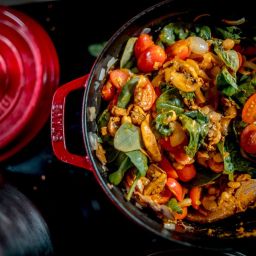 Super Fingerfood: Indisches Spinat-Tomaten-Kichererbsen-Curry in Knusperhülle